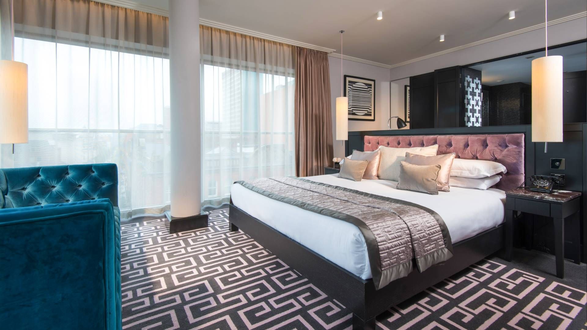 deluxe-rooms (4) (Fitz Desktop Banner)