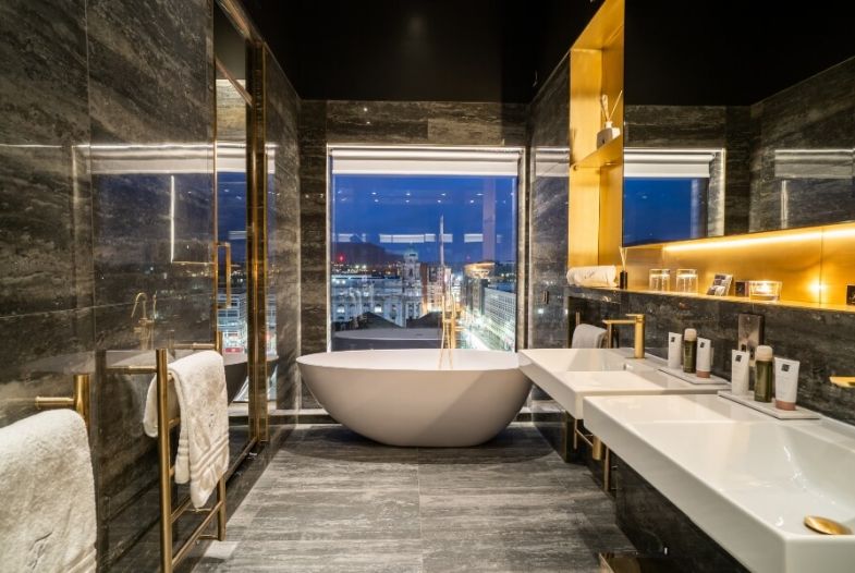 The Fitzwilliam Hotel Belfast- The Penthouse Bathroom (1)